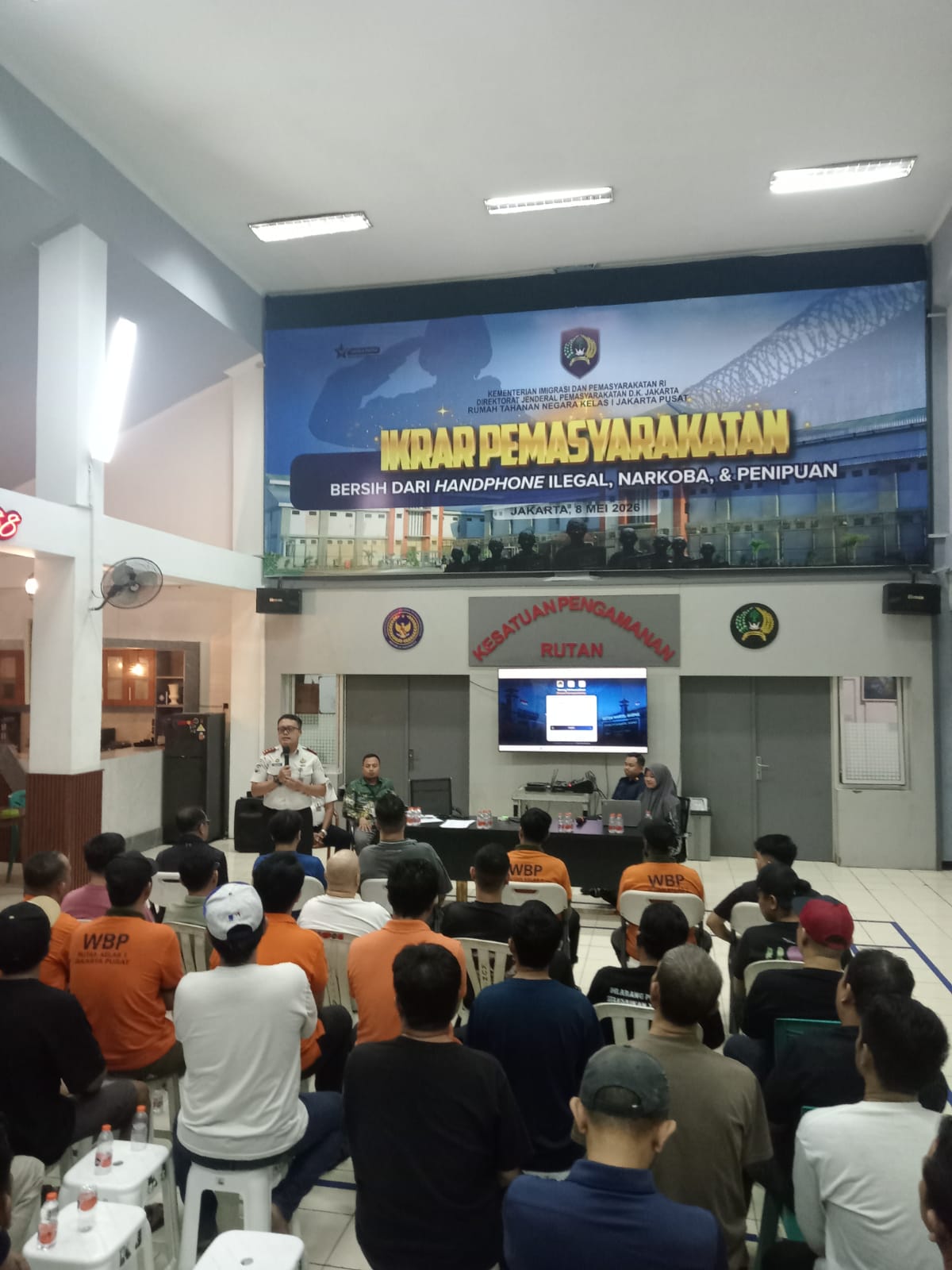 Dokumentasi sosialisasi SIMTELPAS — interaksi dengan peserta